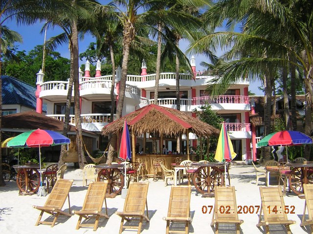 Nigi Nigi Too Beachfront
